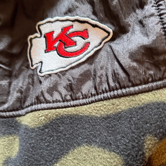 Youth Boys NFL Camo Fleece Kansas City Chiefs Jacket - Picture 5 of 5